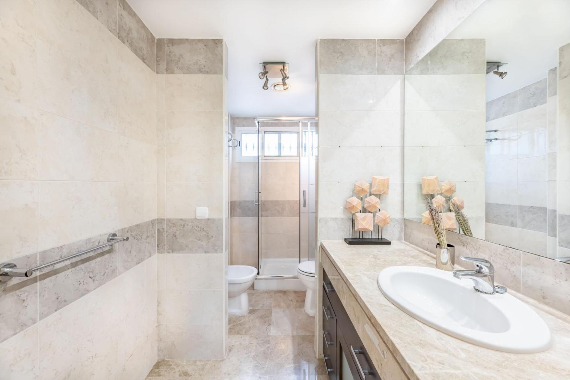Cozy 4 Bedroom Townhouse With Swimming Pool Rumah liburan Marbella