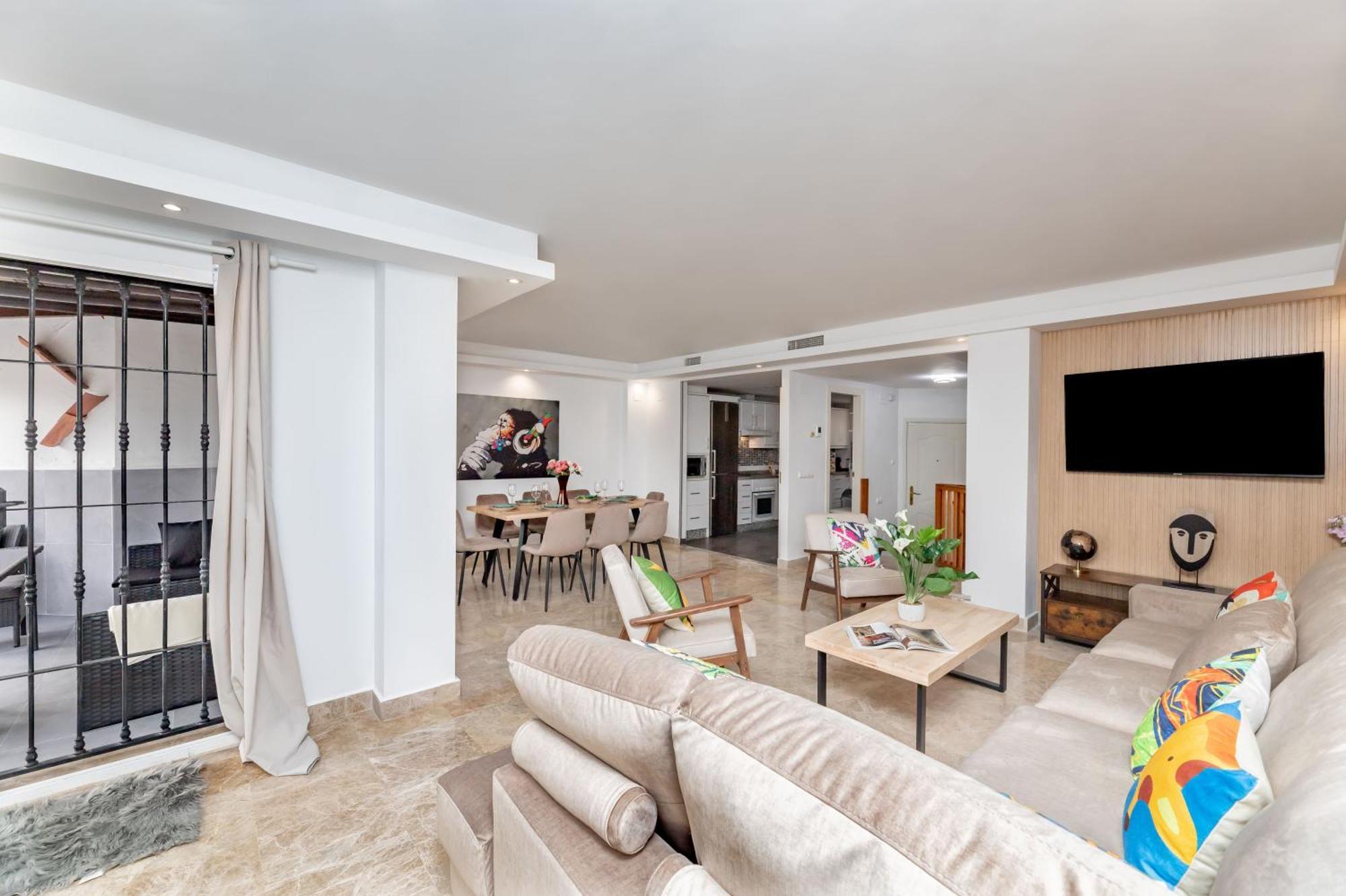 Cozy 4 Bedroom Townhouse With Swimming Pool Сasa de vacaciones