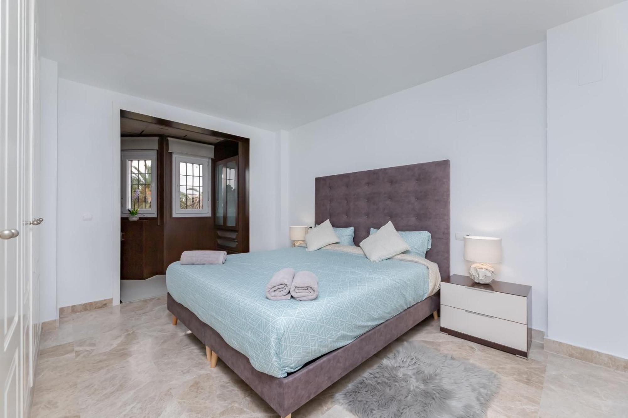 Cozy 4 Bedroom Townhouse With Swimming Pool Сasa de vacaciones *
